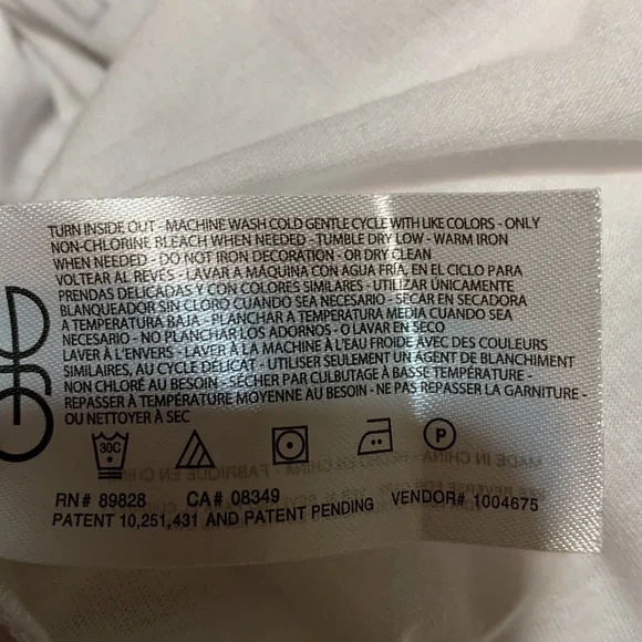 3/$20 Anne Klein M Cityscape Tee - Picture 9 of 10